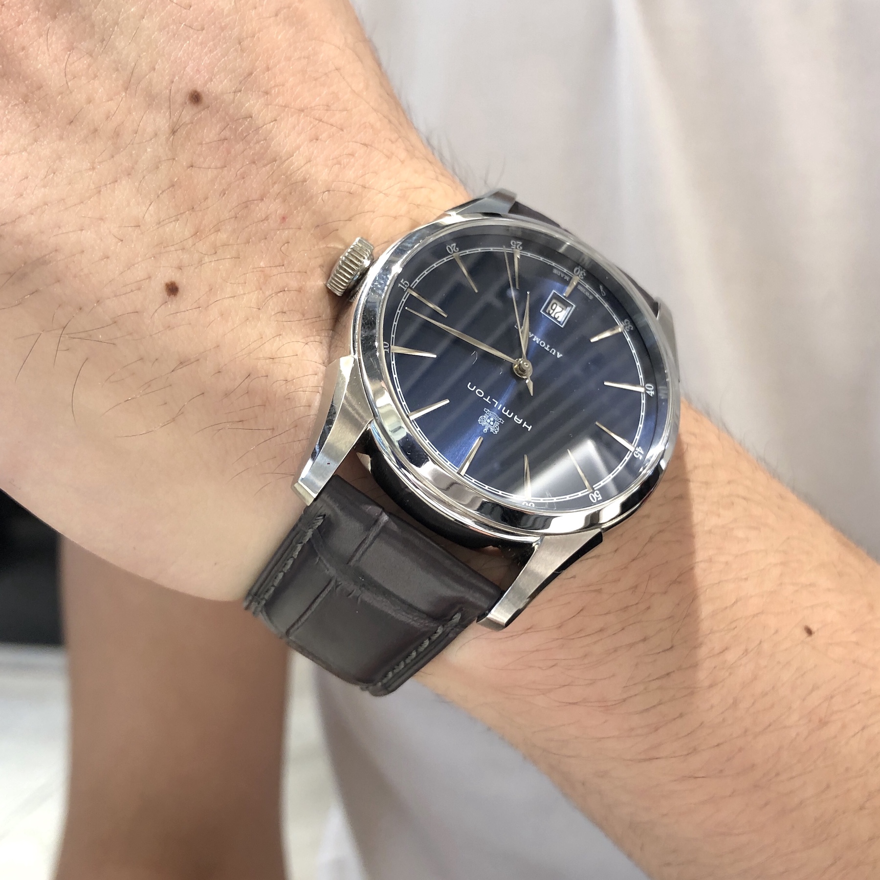 CASSIS（カシス）：ブランド純正にはないデザインの革ベルトで腕時計を 
