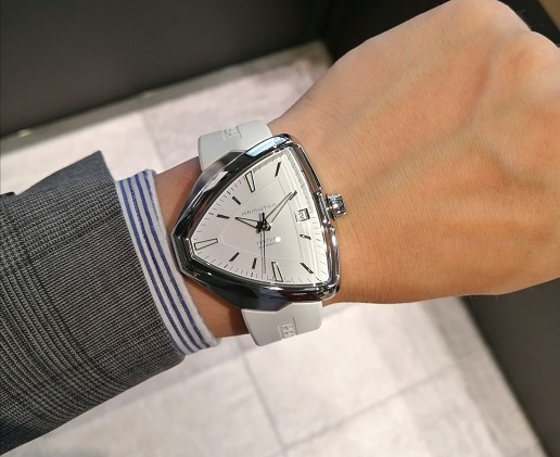 Hamilton ハミルトン 個性派ベンチュラが入荷しました ブランド腕時計の正規販売店 A M I